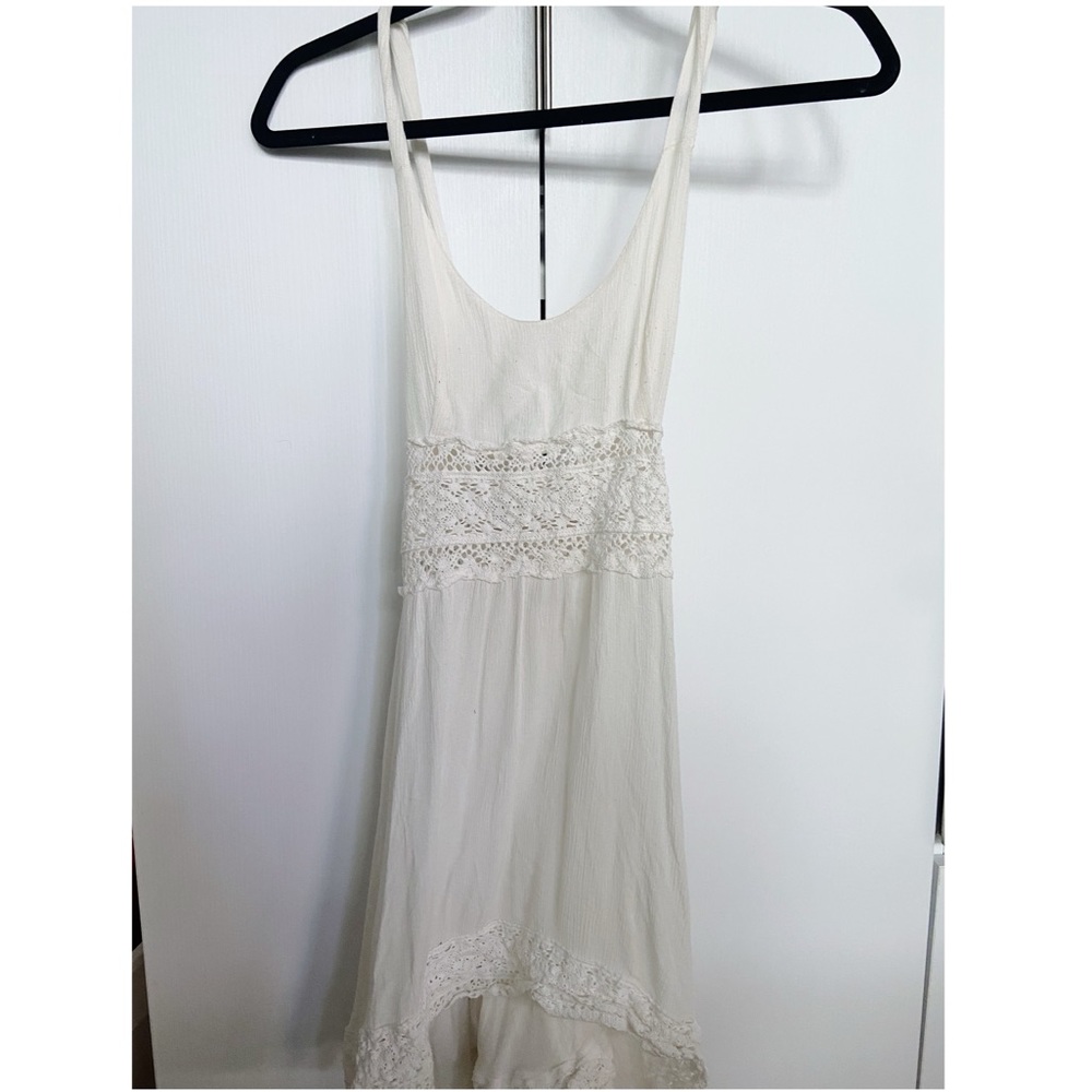 white minidress/ sundress